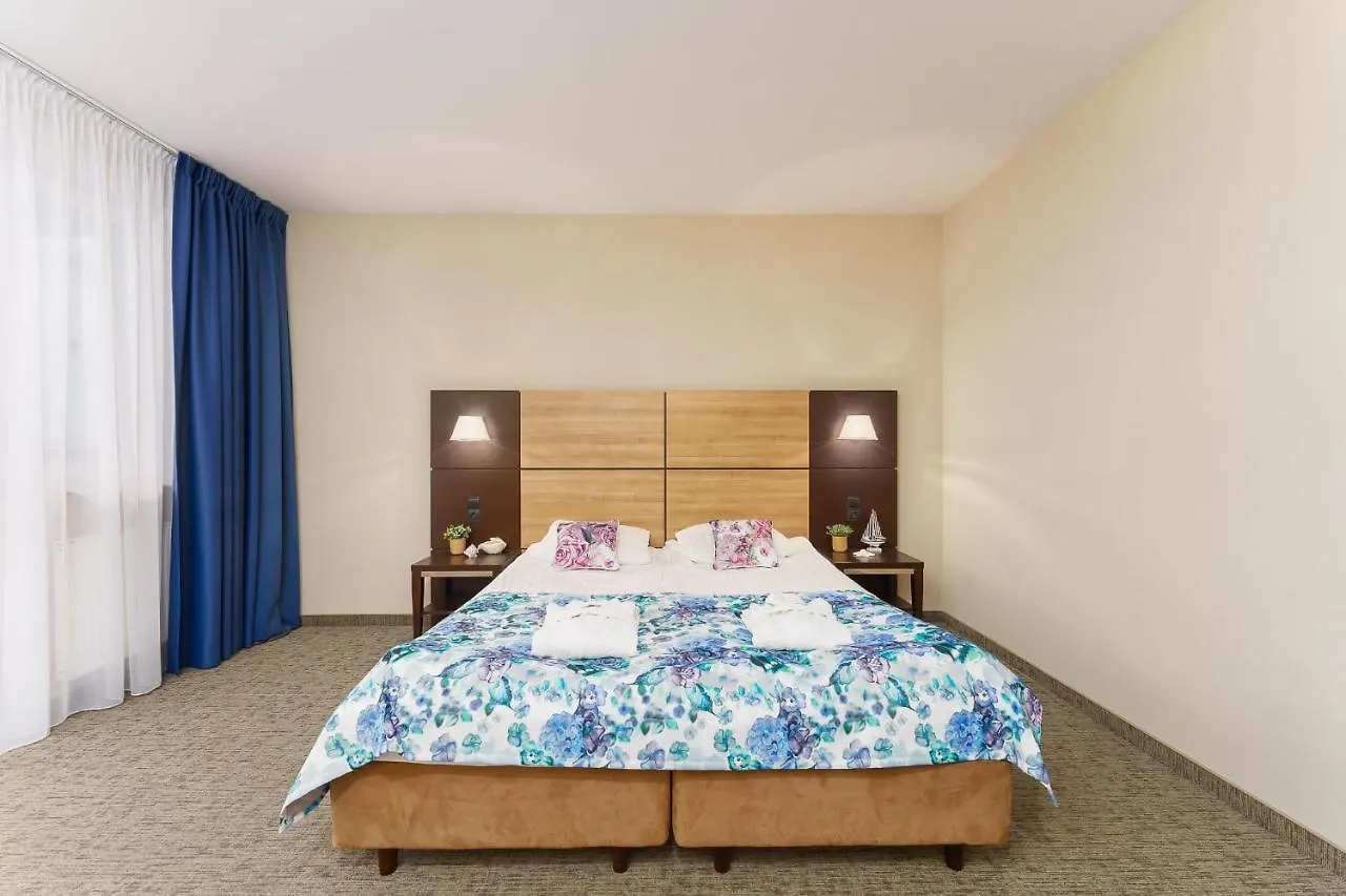 아파트 Apartamenty Prywatne W Hotelu Przy Plazy Diva 코워브제크