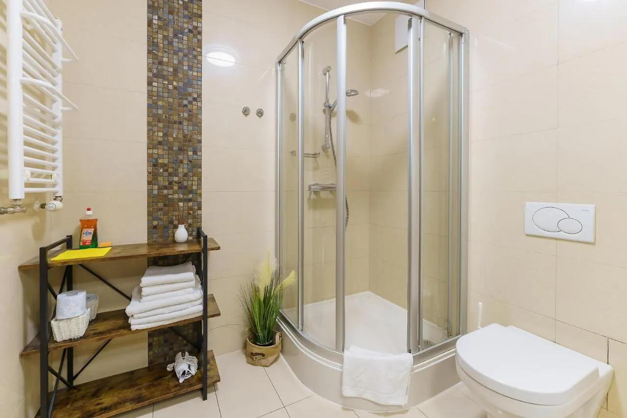 Apartamenty Prywatne W Hotelu Przy Plazy Diva 코워브제크