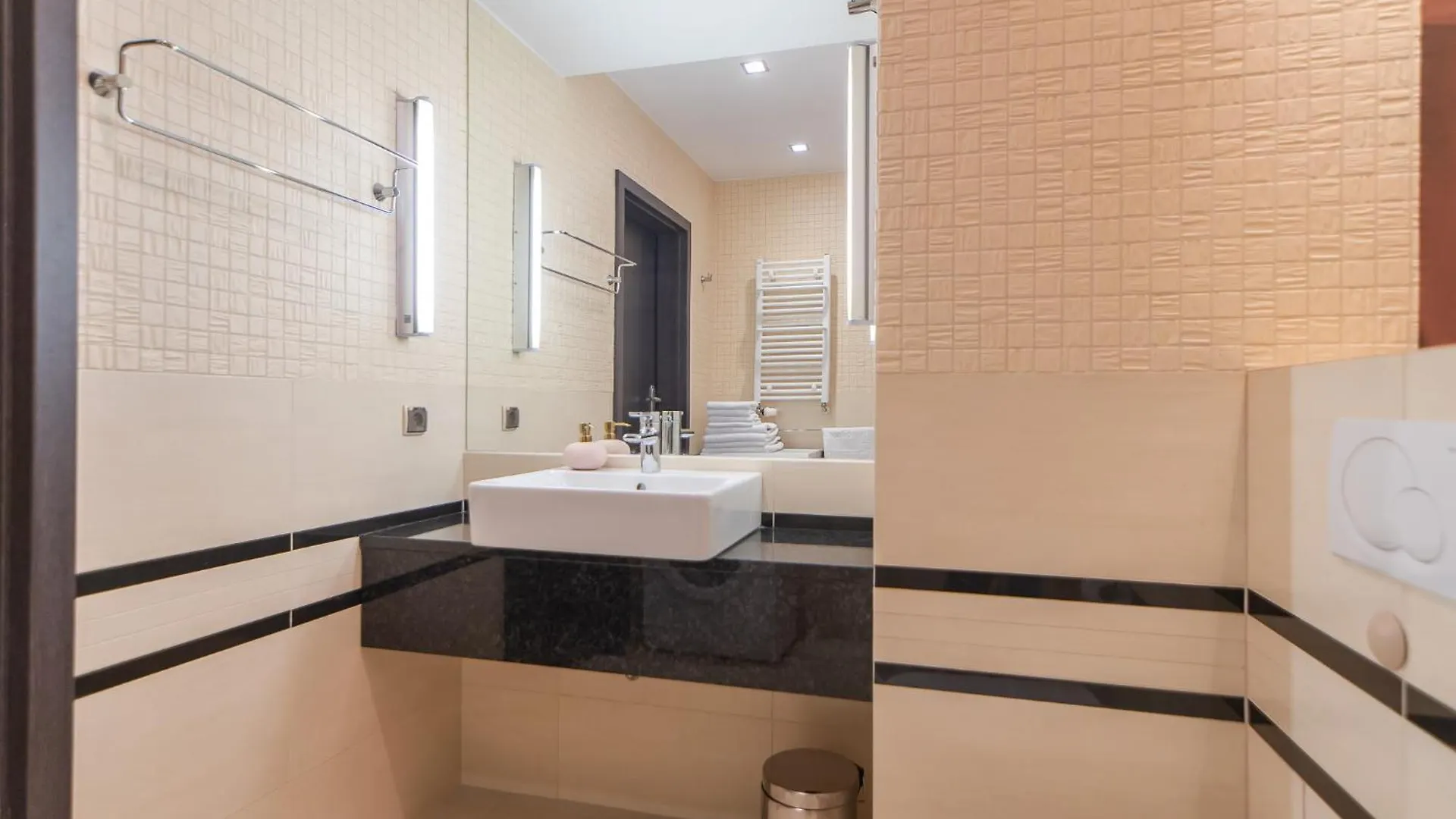 Apartamenty Prywatne W Hotelu Przy Plazy Diva 코워브제크 아파트
