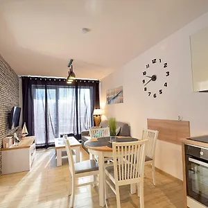 Apartment Oliwka Z Prywatnym Miejscem Postojowym, Kolberg